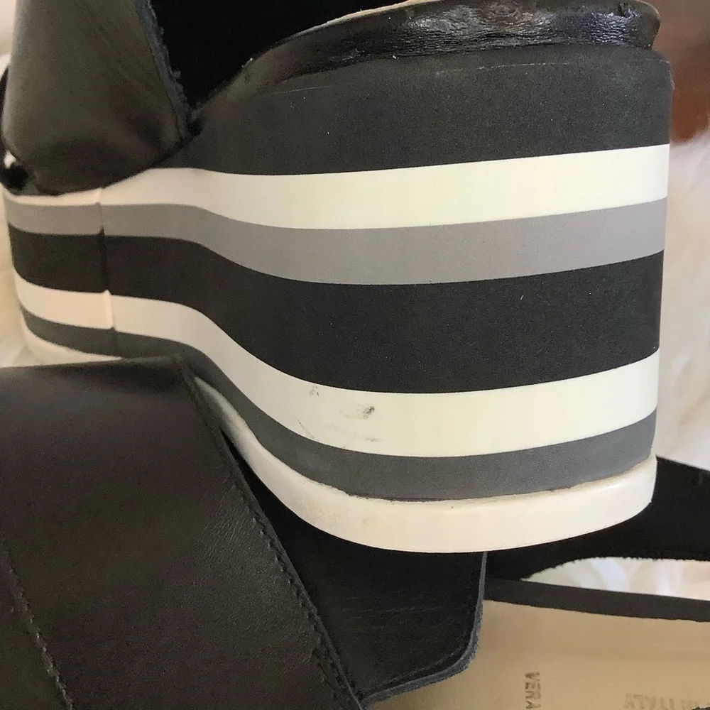 Formentini Black Leather Wedge Sandals Sz-10